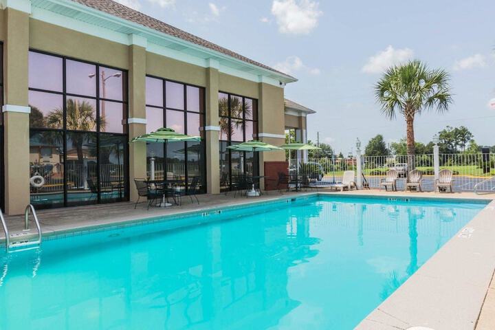 Quality Inn & Suites North Montgomery