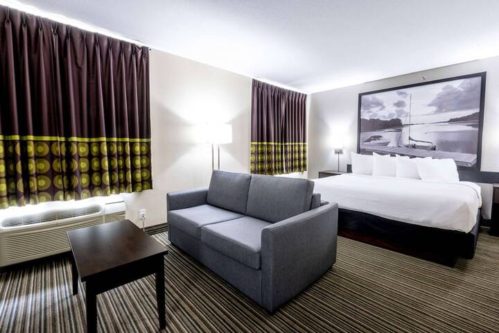 Super 8 by Wyndham Truro NS