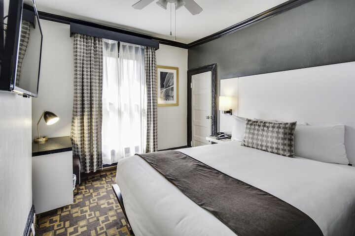 Room 30 of 42