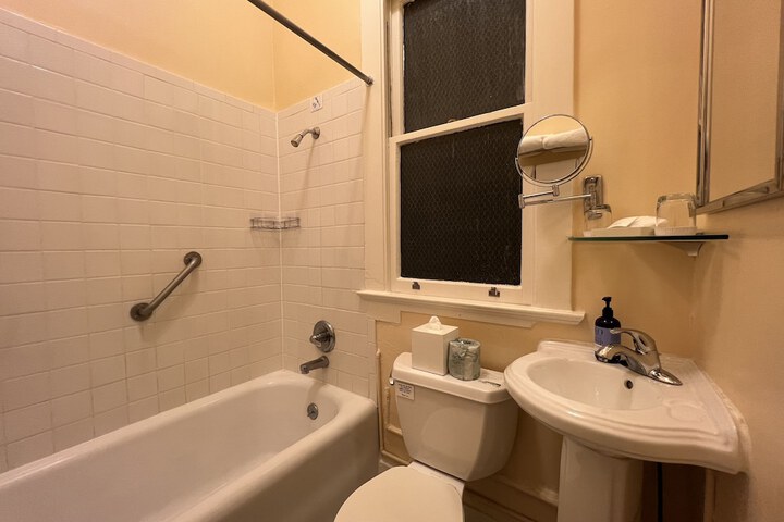 Room 11 of 41