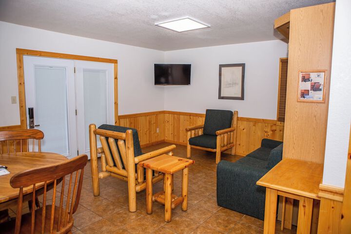 Montauk Lodge