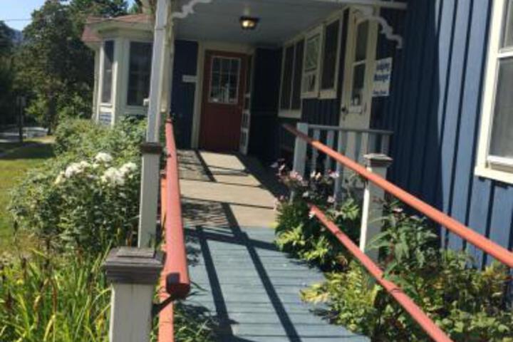 Hawk Mountain Lodge