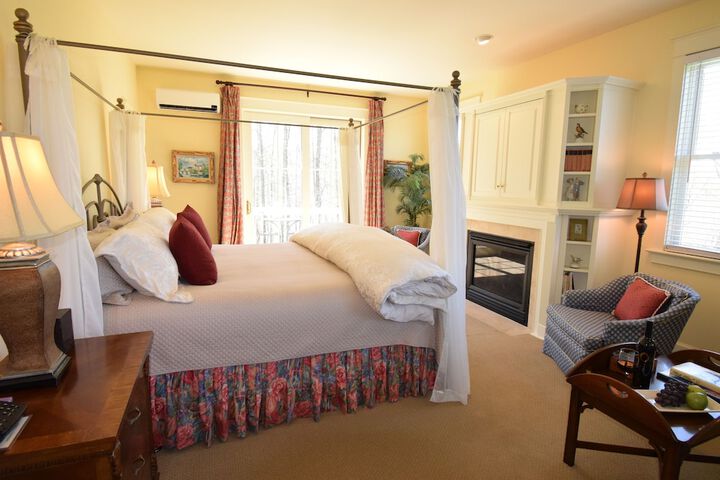 Room 10 of 29