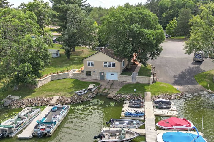 Chippewa Falls Getaway w / Community Lake Access!