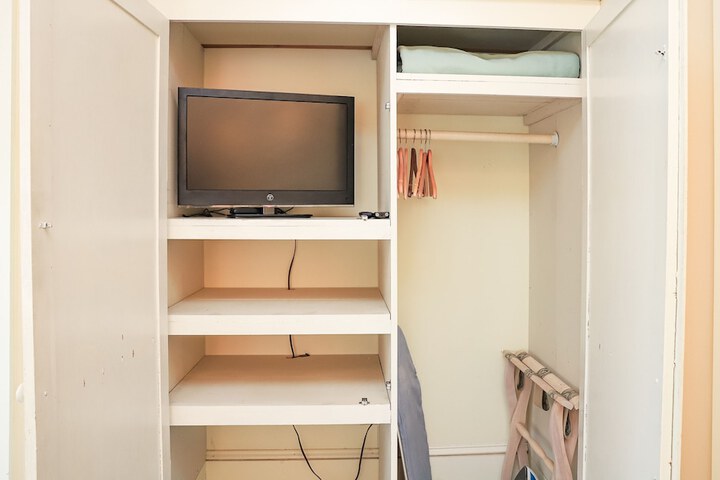 Room 28 of 44