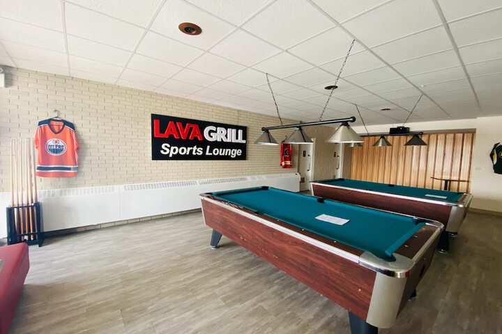 Lounge 42 of 55