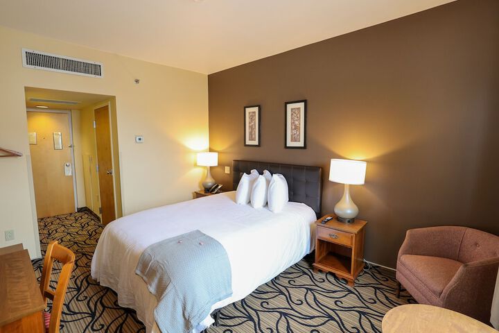 Room 33 of 48