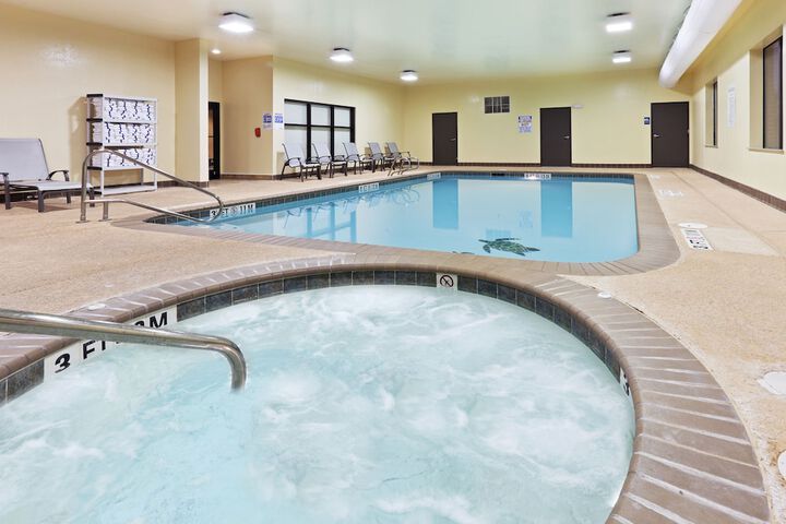 Pool 6 of 44