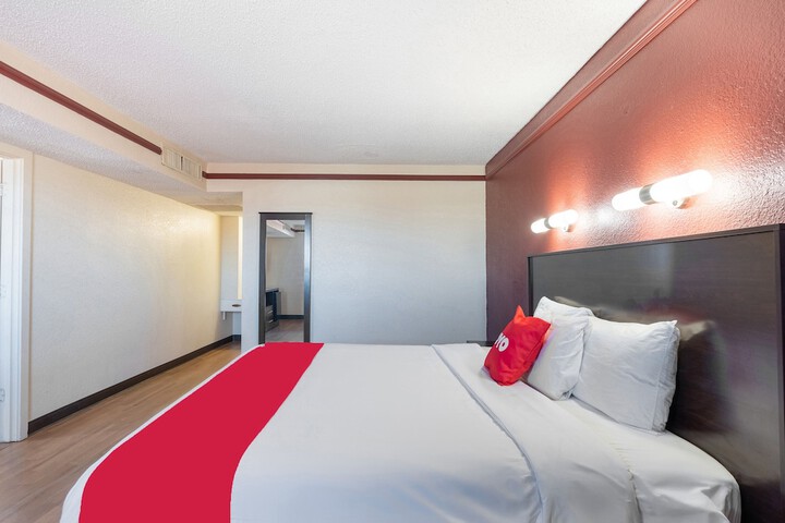 Room 21 of 35