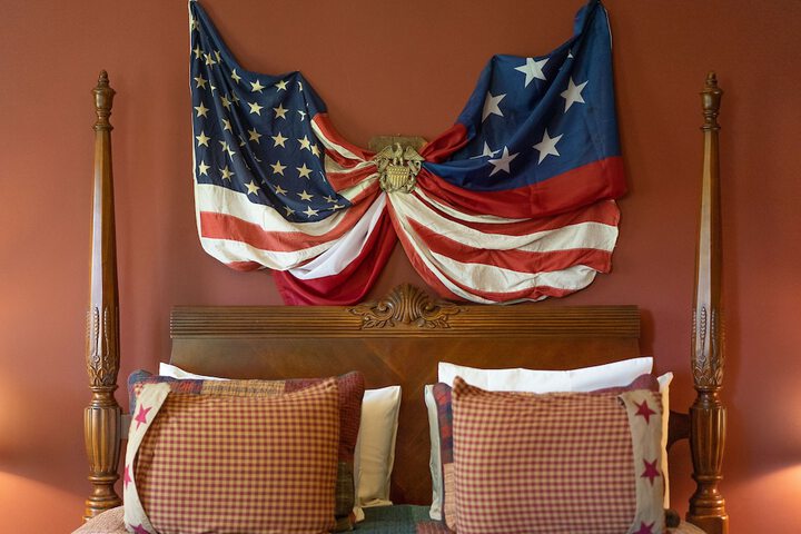 Room 27 of 38