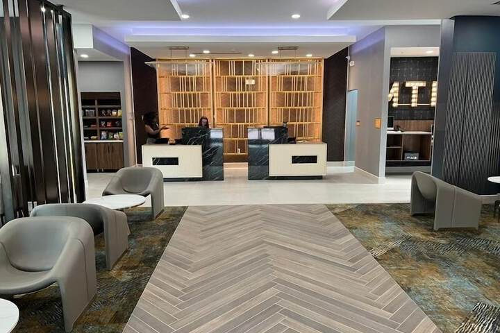 La Quinta Inn & Suites by Wyndham Manchester / Arnold AFB