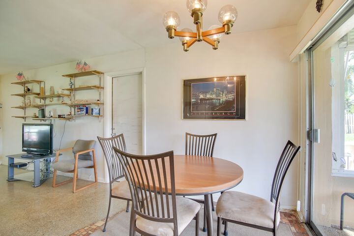 Pets Welcome: Cozy Home w / Pool in Margate!
