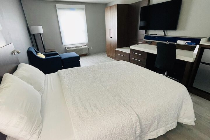 Luxor Inn & Suites a Travelodge by Wyndham