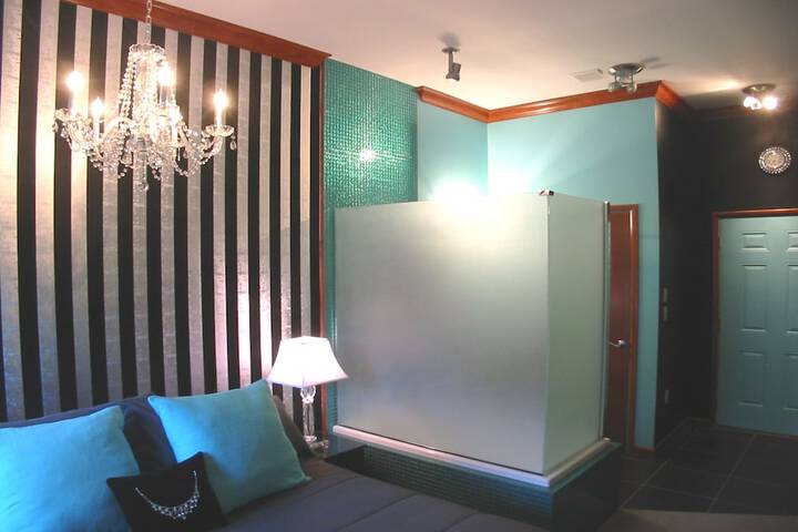 Room 143 of 168