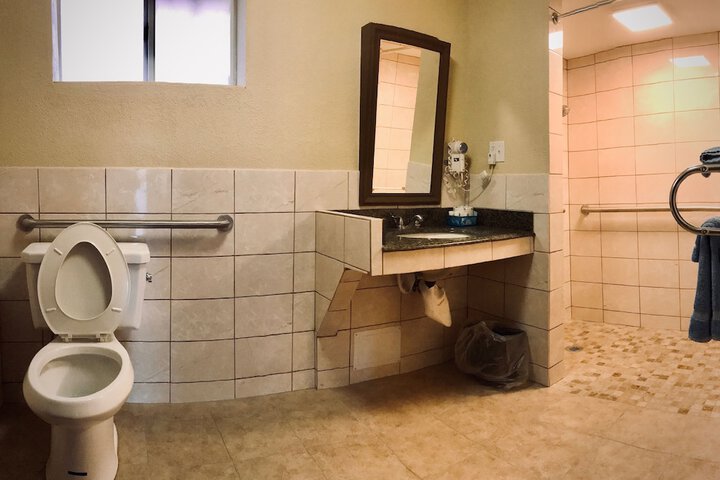 Room 14 of 37