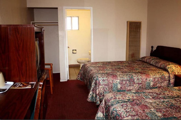 Sunset Inn and Suites