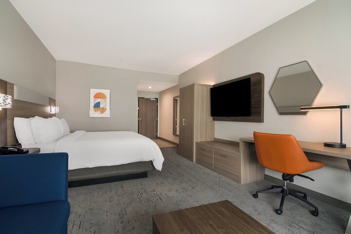 Holiday Inn Express & Suites Springdale Fayetteville Area by IHG