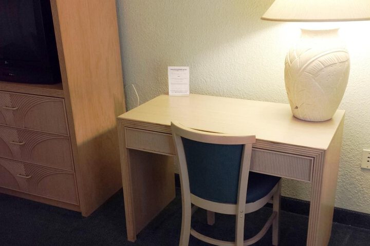 Room 19 of 35