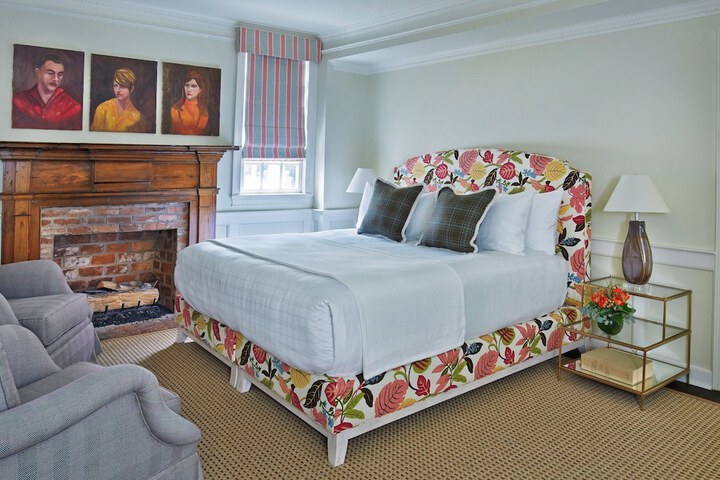 Room 34 of 53