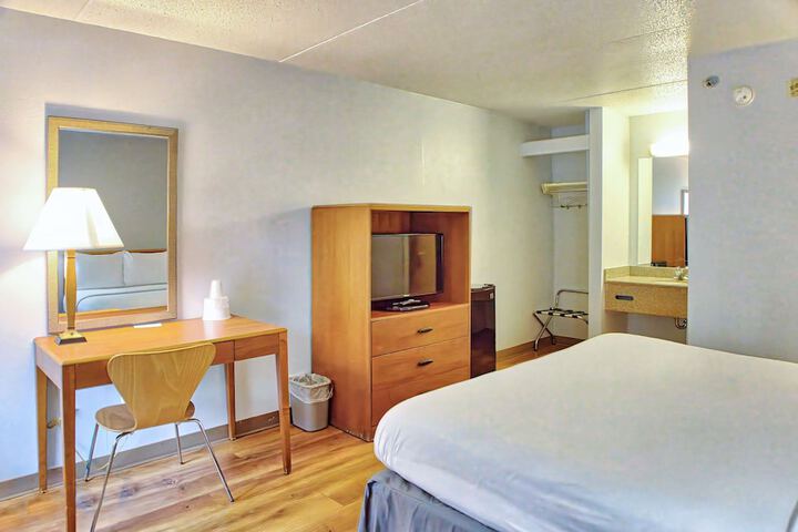 Room 17 of 17