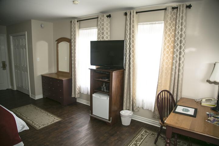 Room 37 of 183