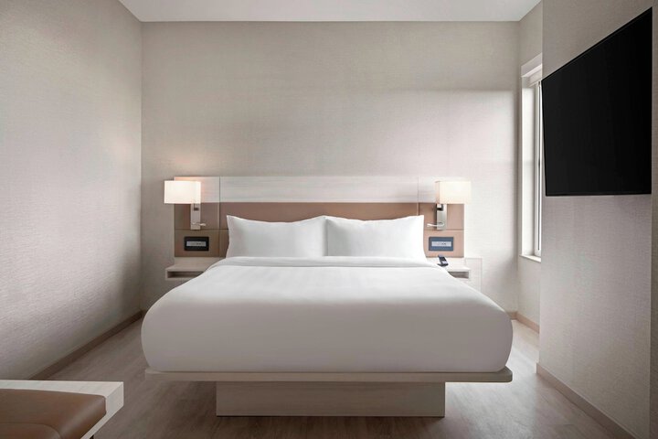 Room 22 of 48