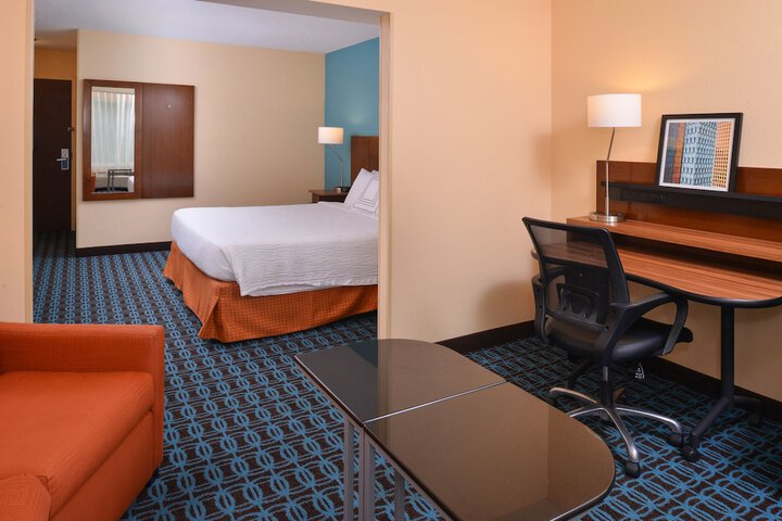 Room 9 of 12