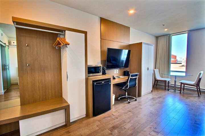 Room 51 of 112