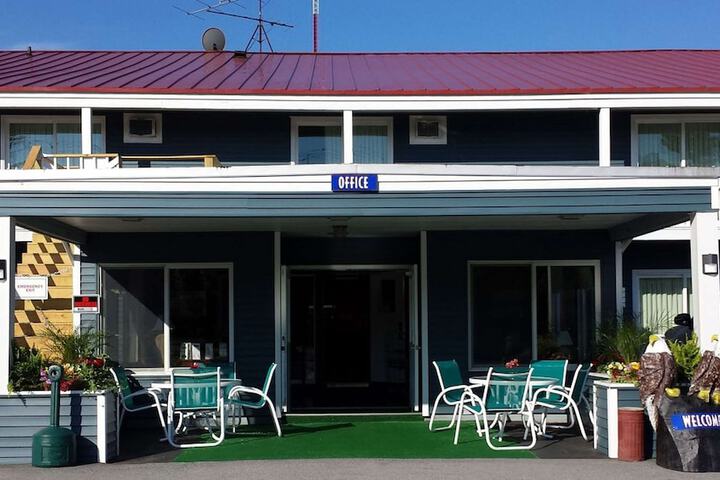 Hotel 2 of 79