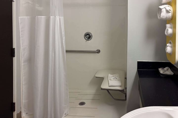 Room 7 of 15