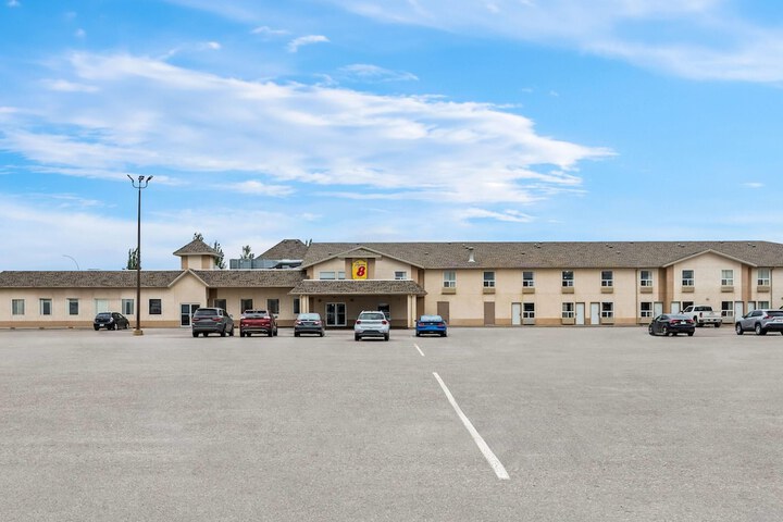 Super 8 by Wyndham Meadow Lake