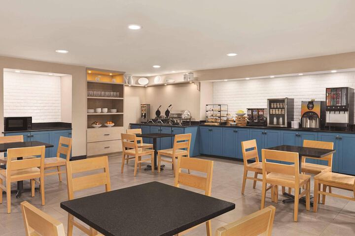 Country Inn & Suites by Radisson Dunn I-95