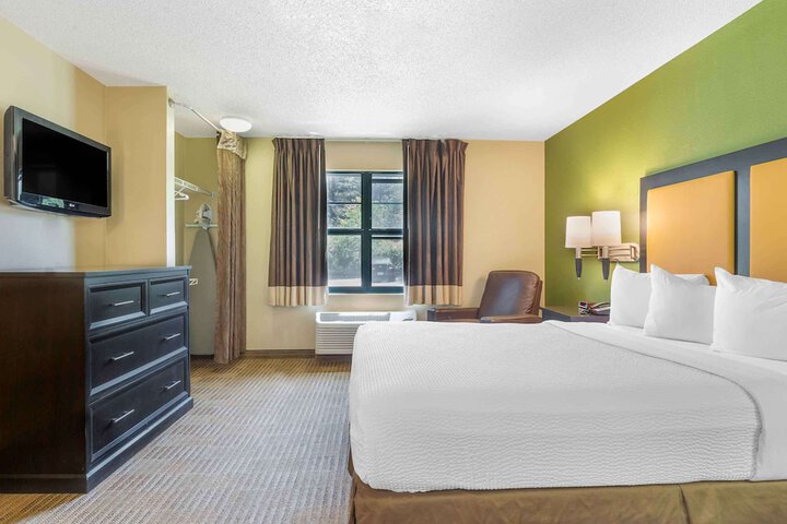 Room 17 of 31