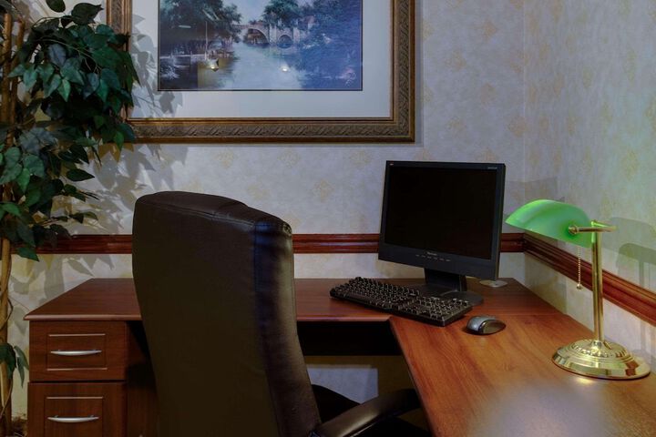 Business Center 20 of 20