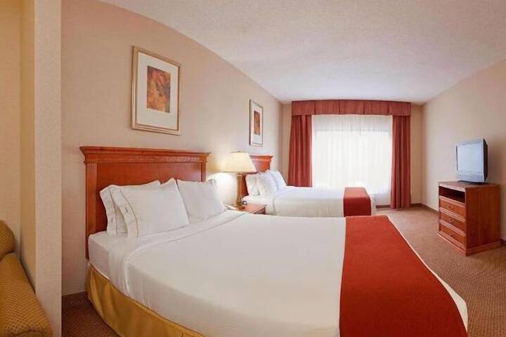 Holiday Inn Express Hotel & Suites Detroit - Utica by IHG