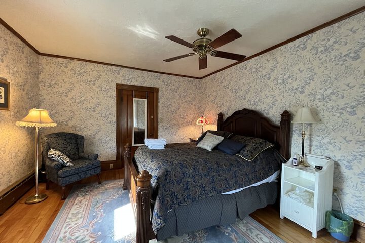 Room 14 of 22
