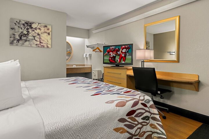 Room 27 of 37