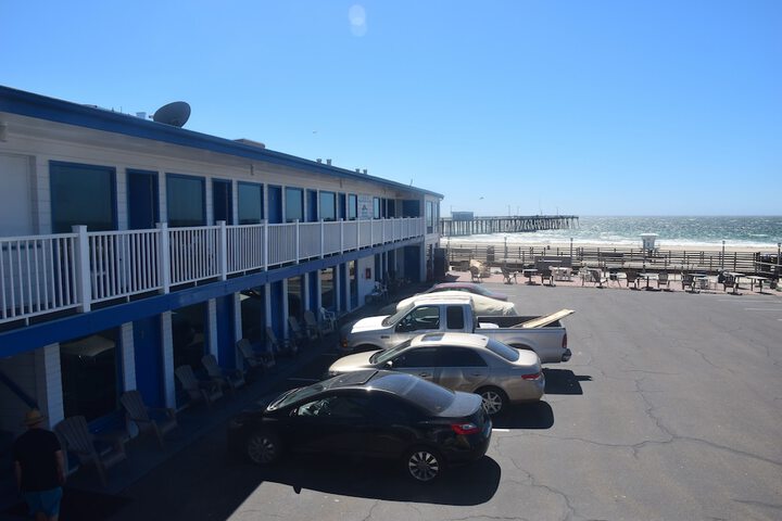 Dolphin Cove Motel