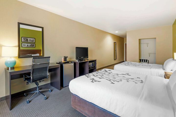 Room 44 of 61