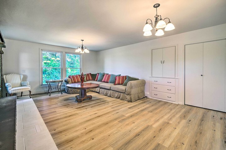 Roomy Montour Falls Retreat w / Private Pool!