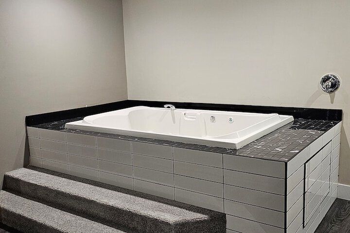 Hot Tub 13 of 13