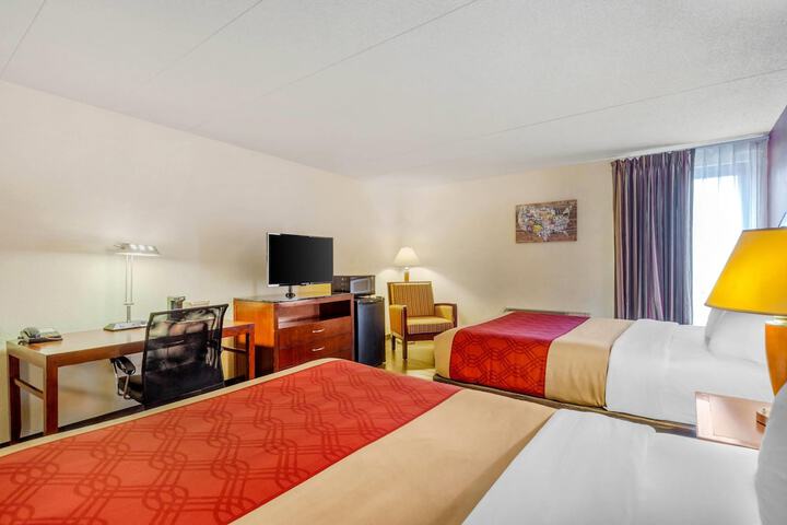 Econo Lodge Inn & Suites Brookings