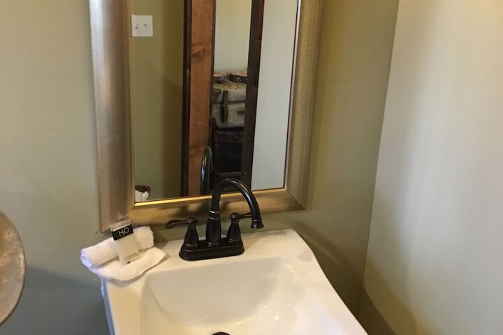 Room 87 of 191
