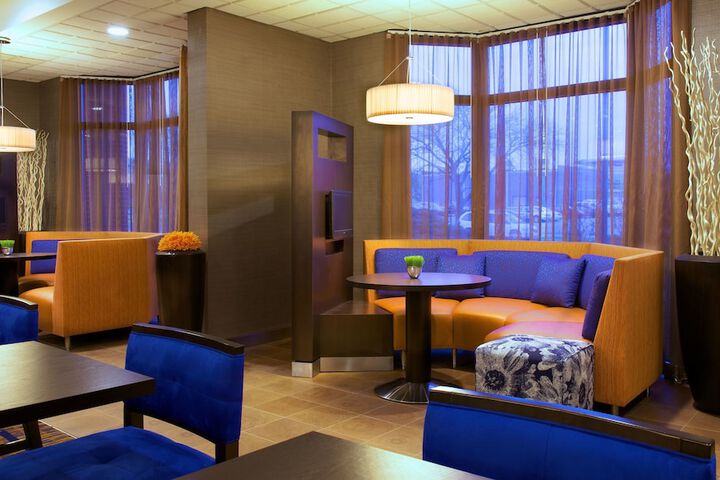 Courtyard by Marriott Bloomington