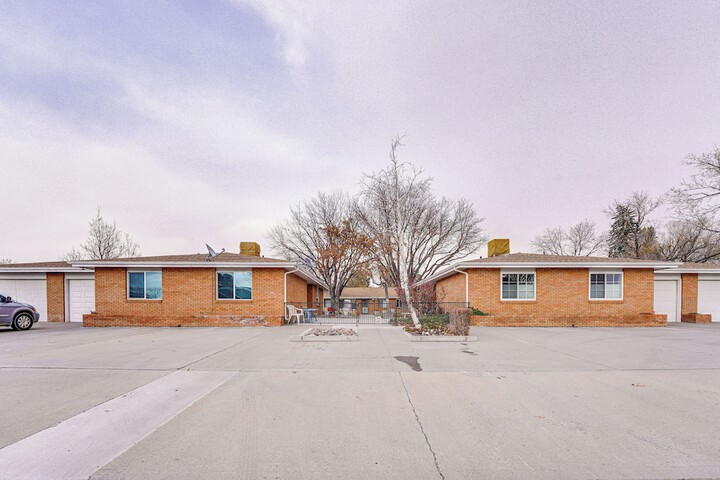 Downtown Delta Condo 34 Mi to Black Canyon!