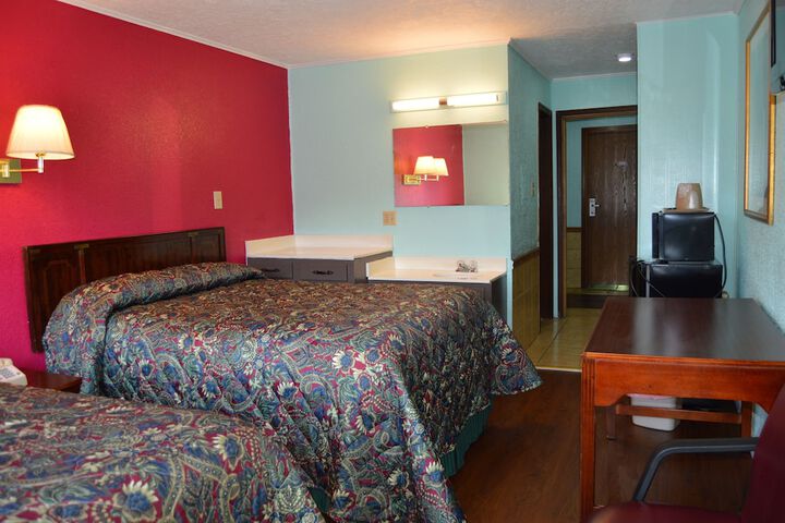Budget Inn of Claypool Hill