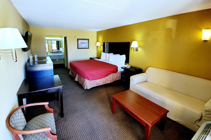 Room 11 of 16