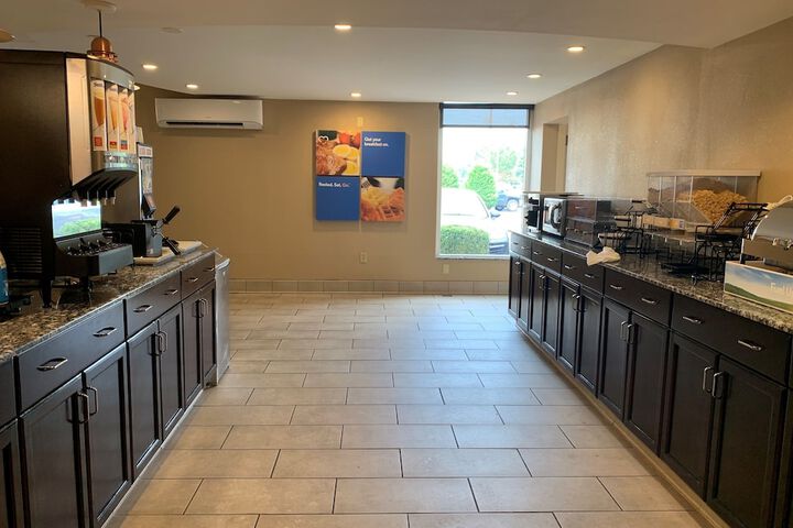 Comfort Inn & Suites East Hartford - Hartford