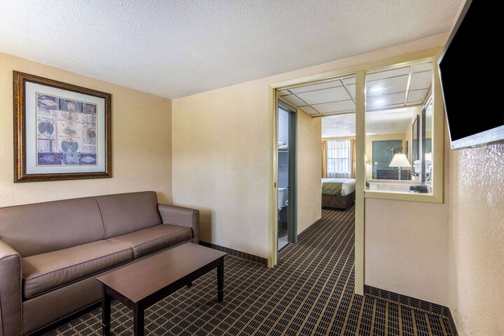 Room 18 of 36