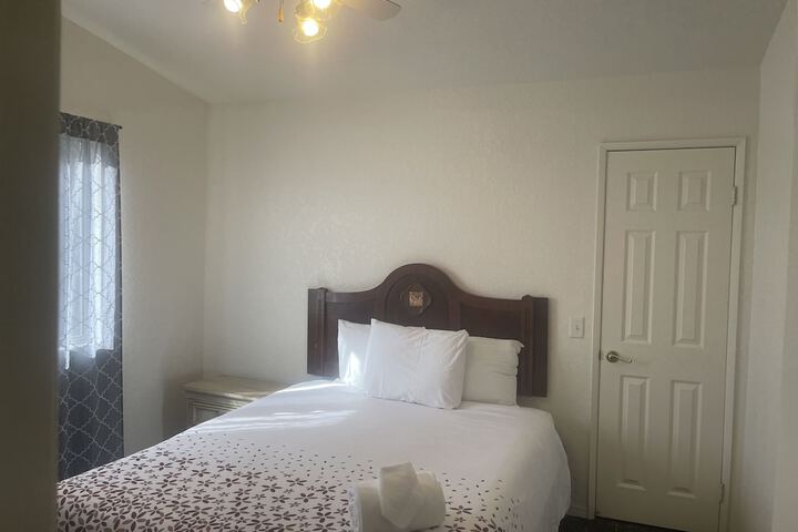 Room 73 of 143